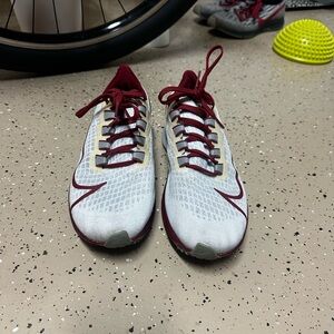 NIKE White and Red Athletic Shoes OU